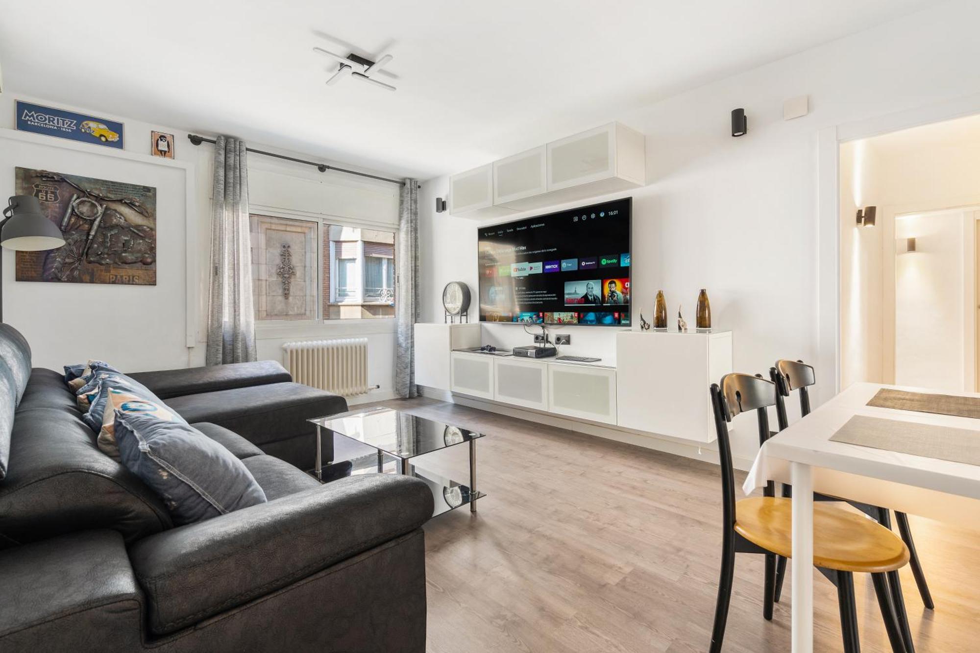Your In Office & Gym & Parking Free Apartament Barcelona